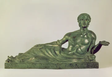 Cinerary Urne, midten av 4. århundre f.Kr. (bronse)